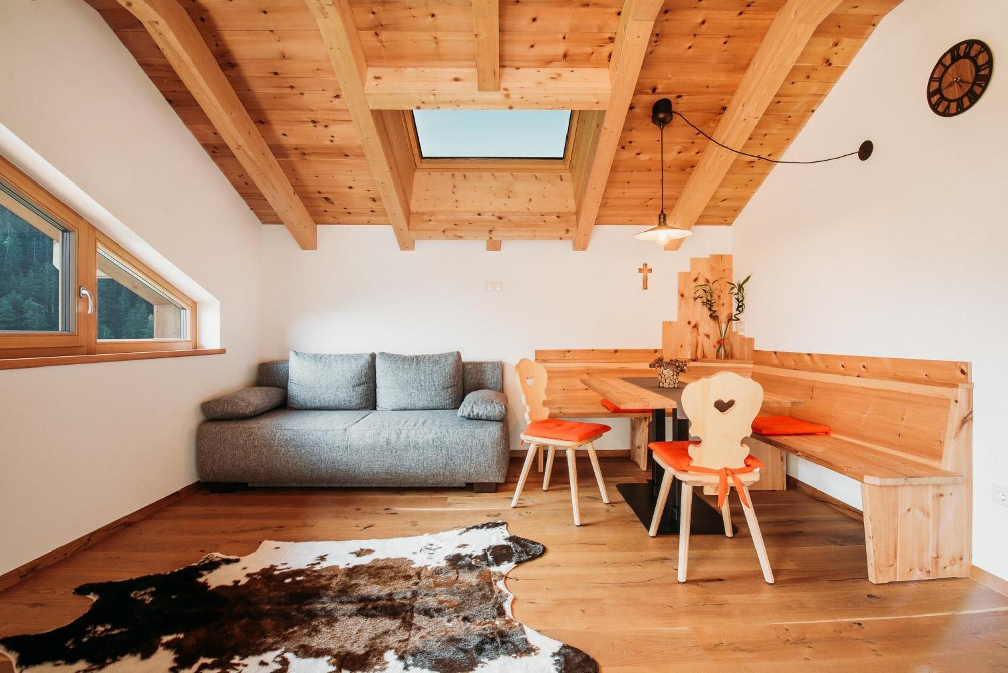 Grosskarnaiderhof Appartements-Bauernhof-Natur Pur Luson Esterno foto