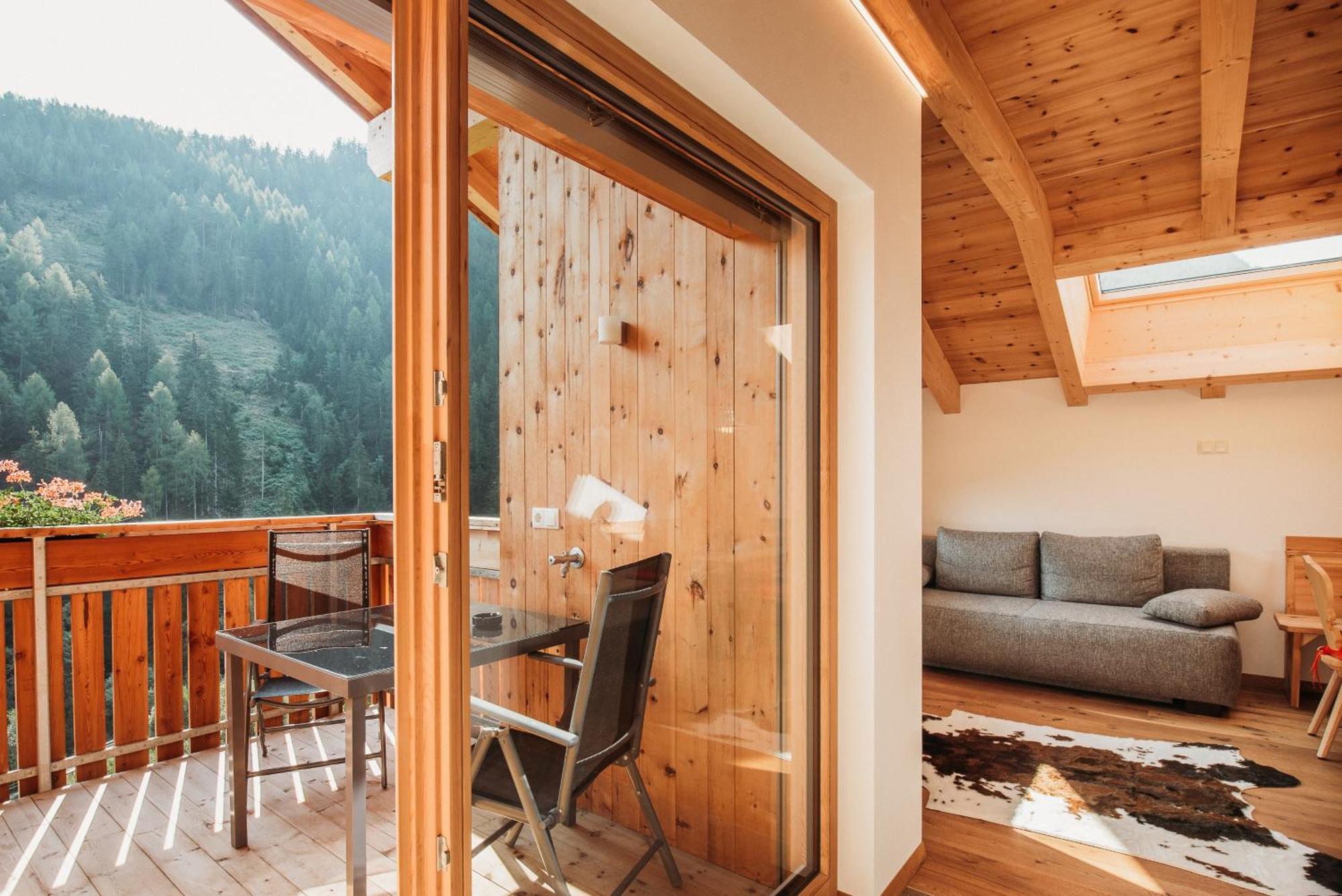 Grosskarnaiderhof Appartements-Bauernhof-Natur Pur Luson Esterno foto