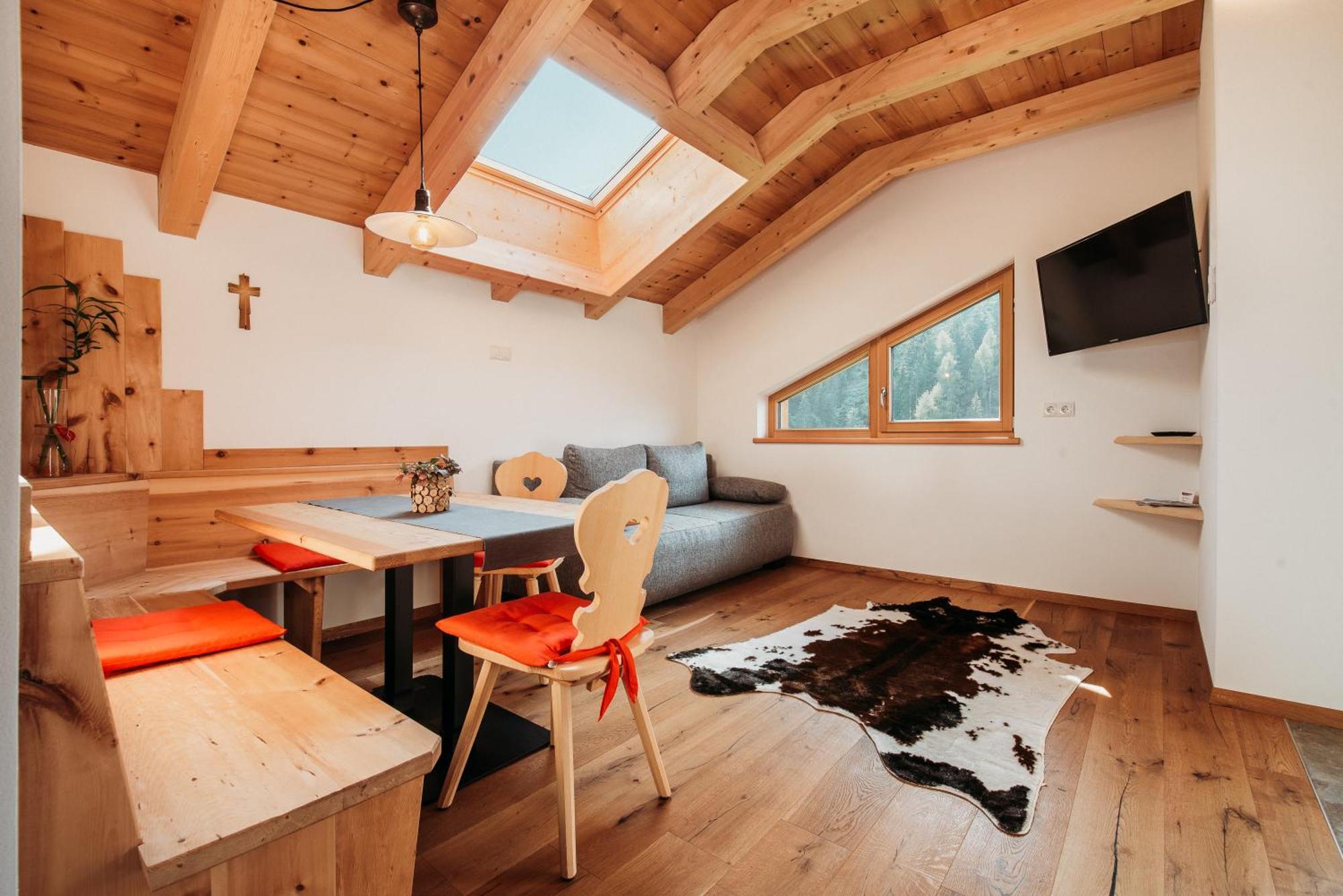 Grosskarnaiderhof Appartements-Bauernhof-Natur Pur Luson Esterno foto